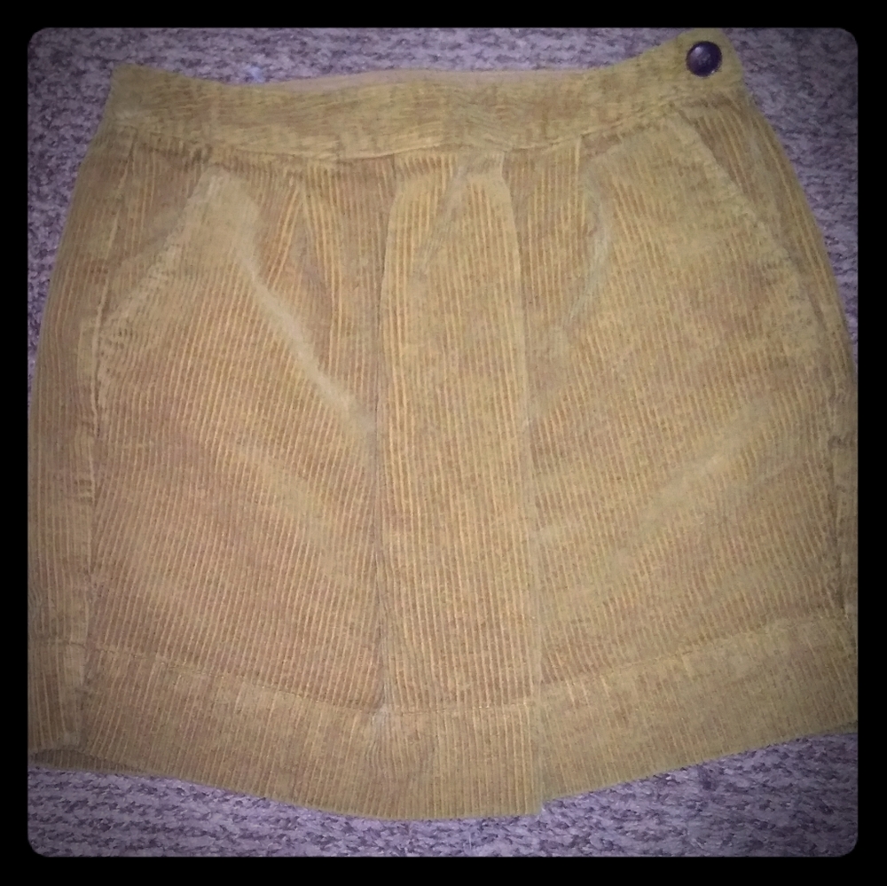 VTG Old Navy corduroy skirt pristine condition!!